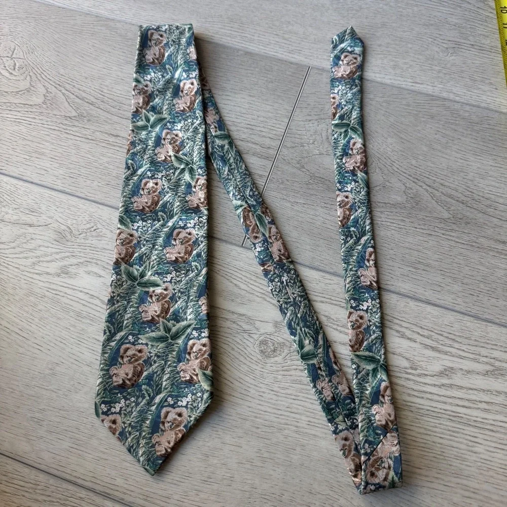 Vintage Endangered Species Tie Koalas 90s Silk USA |‎ Green | 3.75